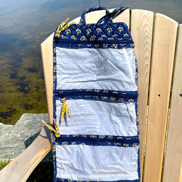 💋Vera Bradley travel organizer - Picture 5 of 5